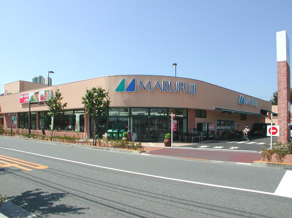 Supermarket. Marufuji Akishima 771m to City Hall Street shop