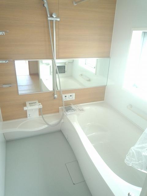 Bathroom. 2013.12.02 shooting 7 Building room