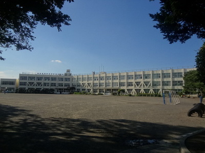 Primary school. Haijima third to elementary school (elementary school) 280m