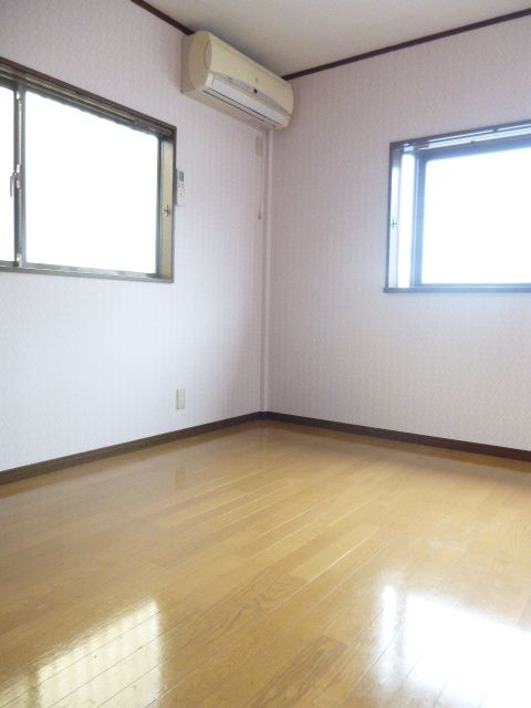 Living and room. Bright two-sided lighting Western-style ☆