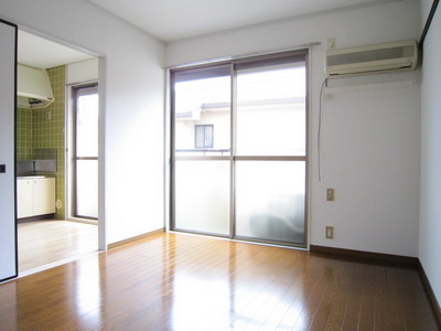 Living and room. ☆ Flooring 6 Pledge ☆