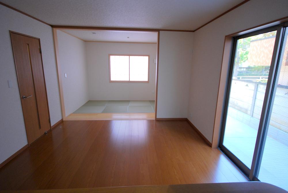 Living. Local (11 May 2013) Shooting