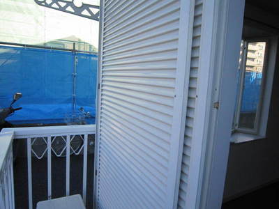Security. Shutter shutters (inverted in the room)
