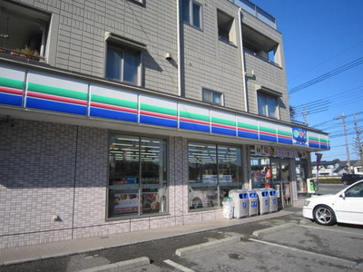 Convenience store. Three F until the (convenience store) 140m
