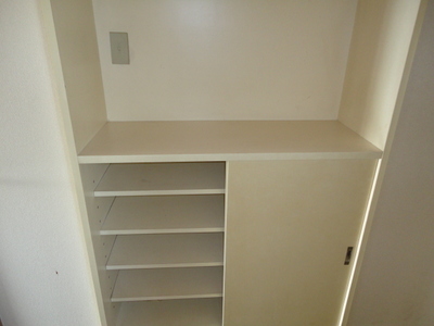 Entrance. Cupboard