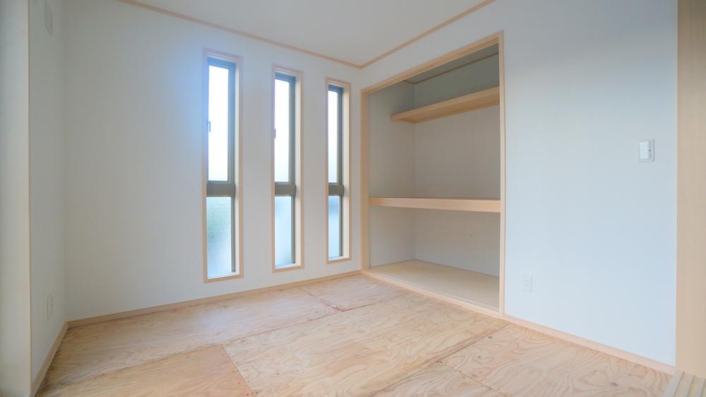 Other introspection. Japanese style room