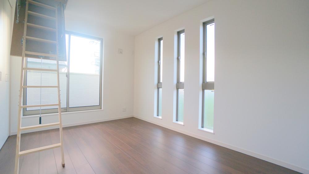 Other introspection. Western style room