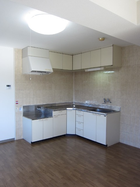 Living and room. Size of 10 tatami in LDK