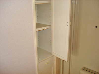 Entrance. Cupboard