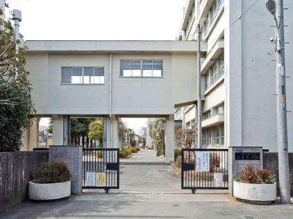 Junior high school. Akishima Municipal Seisen until junior high school 630m