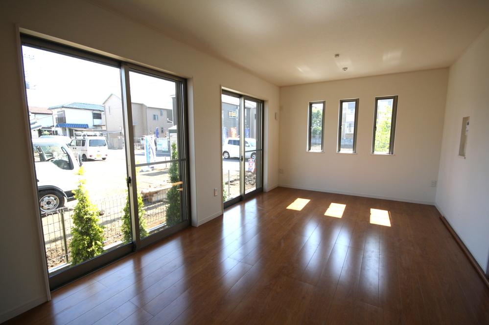 Same specifications photos (living). The company construction cases