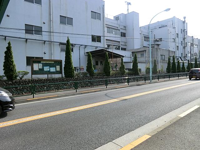 Primary school. Akishima Municipal Narutonari to elementary school 822m