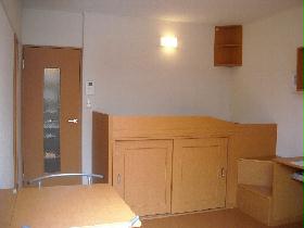 Living and room. 1F is a picture of.