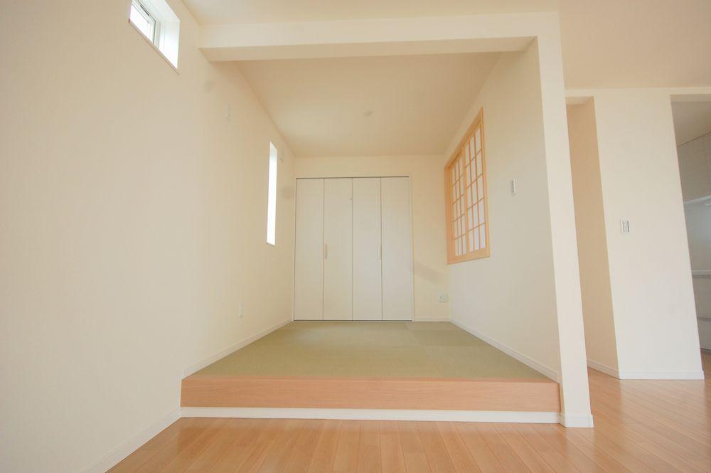 Other introspection. Japanese style room
