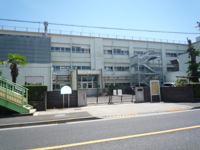Primary school. Tamagawa until elementary school 500m