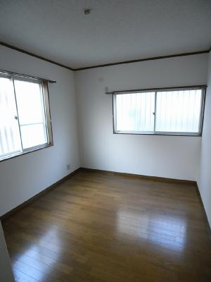 Other room space. North Western-style