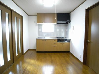 Kitchen. Spacious dining kitchen 6.5 tatami