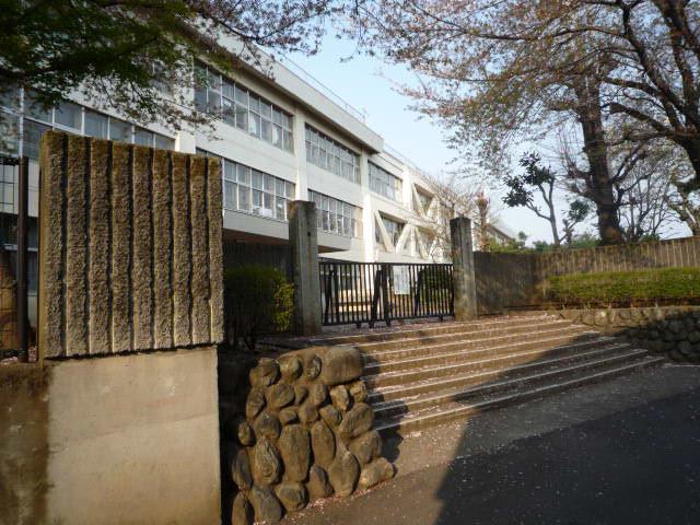 Primary school. Haijima 270m until the first elementary school