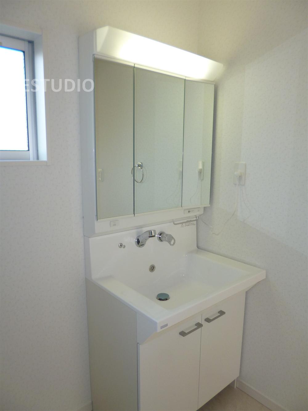 Other introspection. Local (12 May 2013) Shooting 1 Building