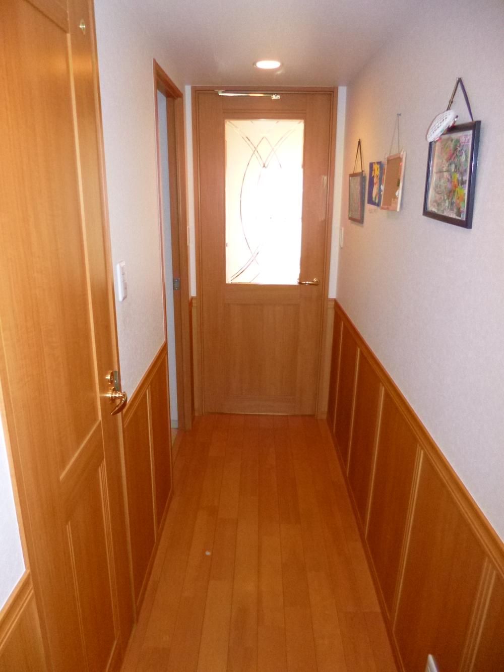 Other introspection. Indoor (12 May 2013) Shooting Corridor has classy wooden waist wall!