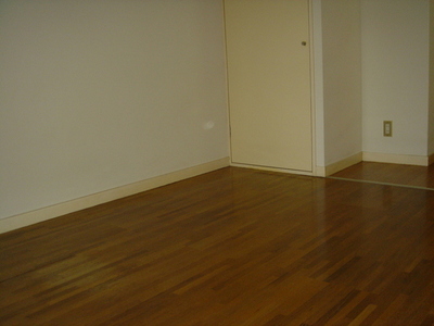 Living and room. Western-style 6 Pledge!