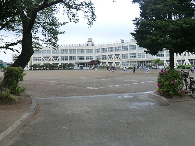 Primary school. Akishima Municipal Haijima 108m to the third elementary school