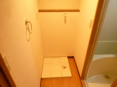 Washroom.  ☆ Washing machine in the room ☆ 