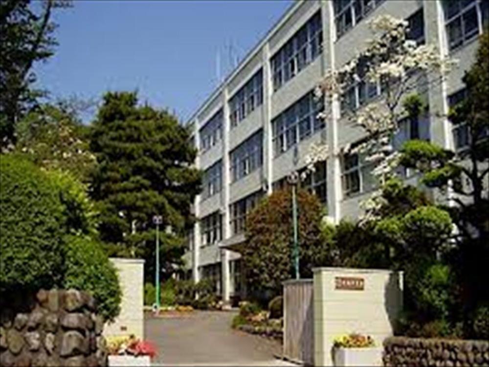 Junior high school. Akishima Municipal Haijima until junior high school 1045m