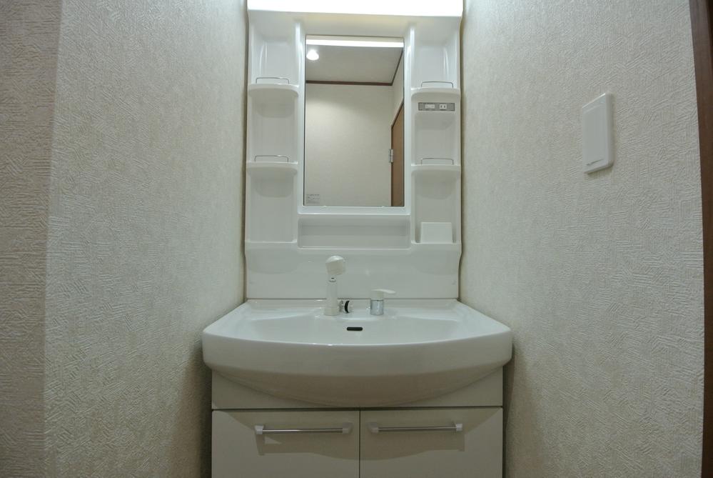 Wash basin, toilet. 2013 September shooting