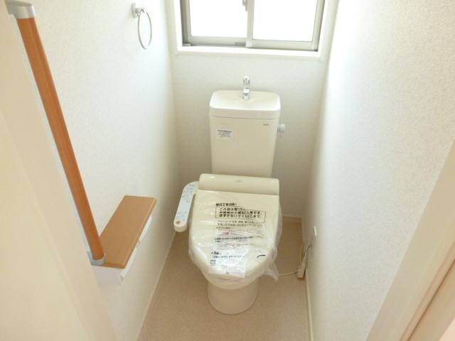 Toilet. (September 2, 2013) Shooting