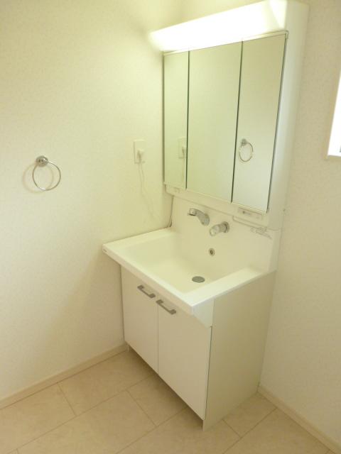 Wash basin, toilet. Building 2 (September 2013) Shooting