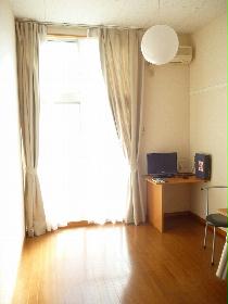 Living and room. The floor is different depending on your room. For more information, please contact.
