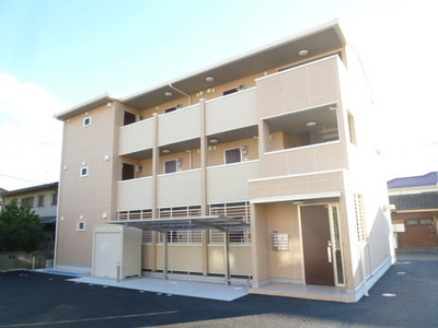 Building appearance. It is located in a quiet residential area