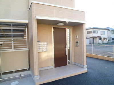Entrance. Auto entrance with lock