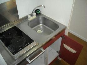 Kitchen. Two-burner stove