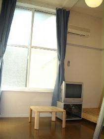 Living and room. 1F is a photograph furnished.