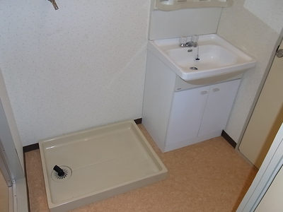 Washroom. Independent wash undressing room