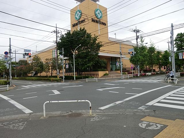 Shopping centre. Light on Akishima Mori Town 1157m to shop