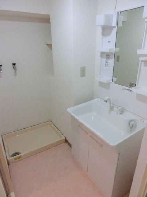 Washroom.  ☆ Washing machine can be installed in a room ☆ It is a useful shampoo dresser ☆ 