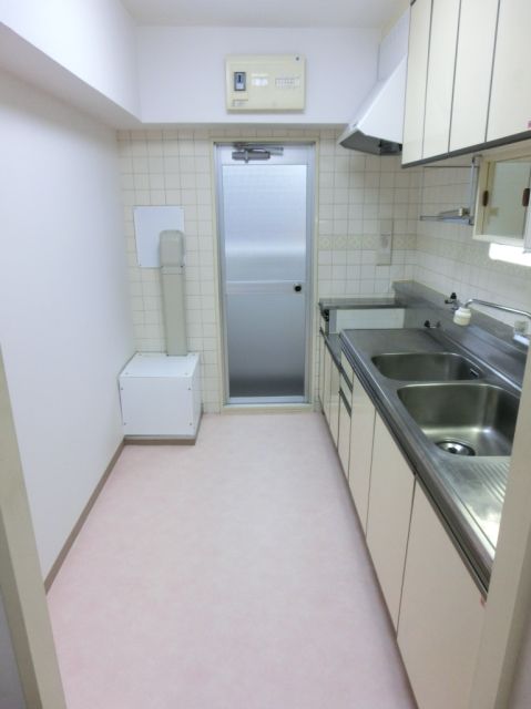 Kitchen.  ☆ It is a practical layout of the kitchen every day dishes ☆ 