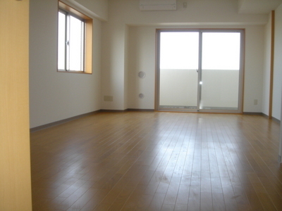 Living and room. Wide ~ Have Western-style! 