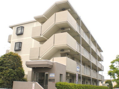 Entrance. Entrance side