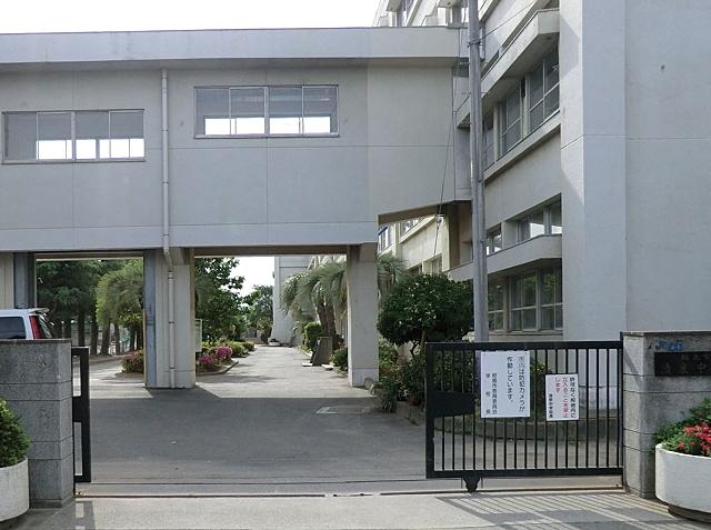 Junior high school. Akishima Municipal Seisen until junior high school 90m
