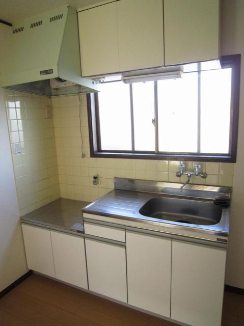 Kitchen. Two-burner gas stove can be installed in the kitchen