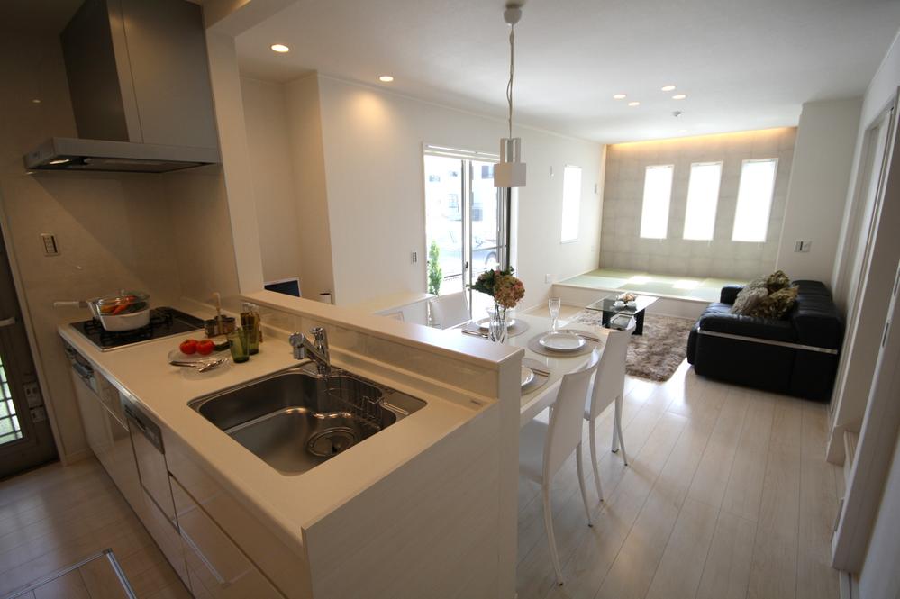 Same specifications photo (kitchen). The company construction cases