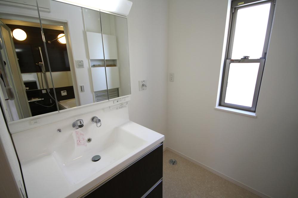 Same specifications photos (Other introspection). The company construction cases