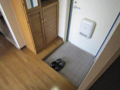 Entrance. ☆ There are entrance hall ☆