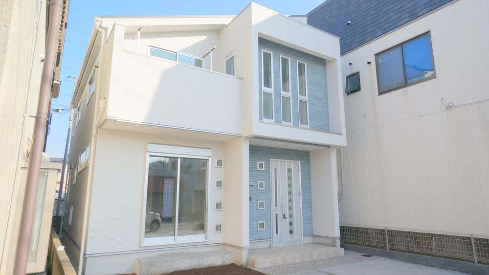 Local appearance photo. Local shooting