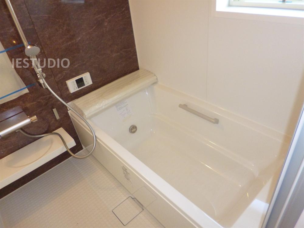 Bathroom. Indoor (12 May 2013) Shooting