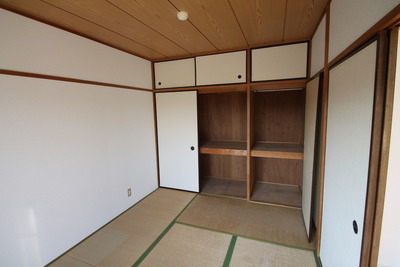 Living and room. Japanese-style storage! 